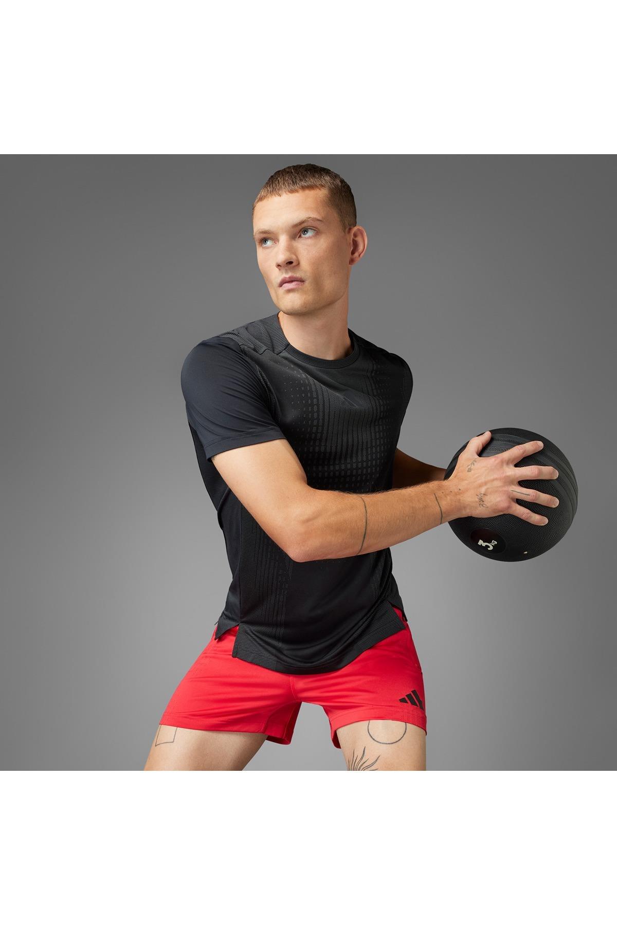 adidas Erkek  Siyah  T-shirt AIRCHILL TEE Siyah JI8196