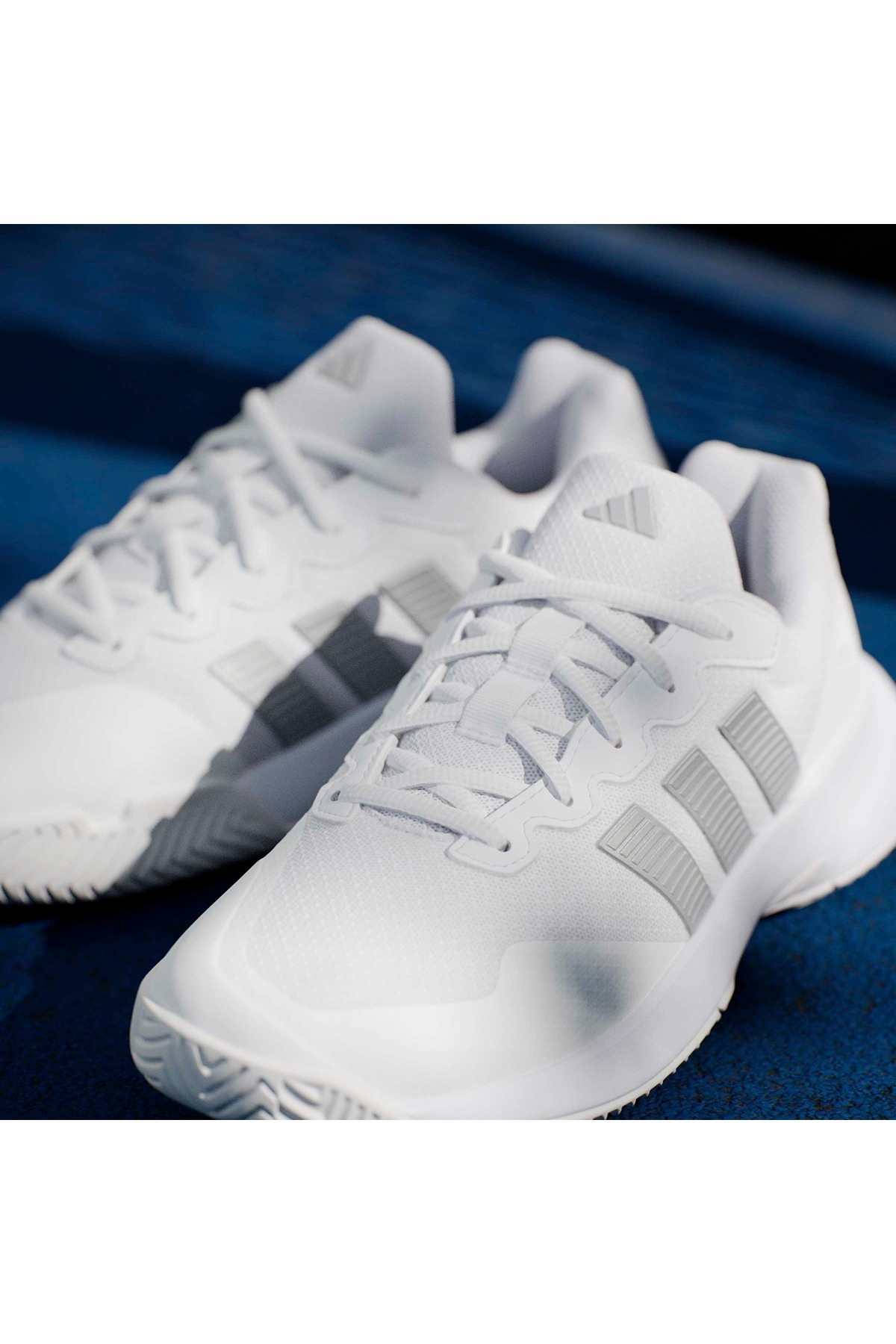 adidas GameCourt 2 W Beyaz Kadın   Yürüyüş Ayakkabısı KI0789