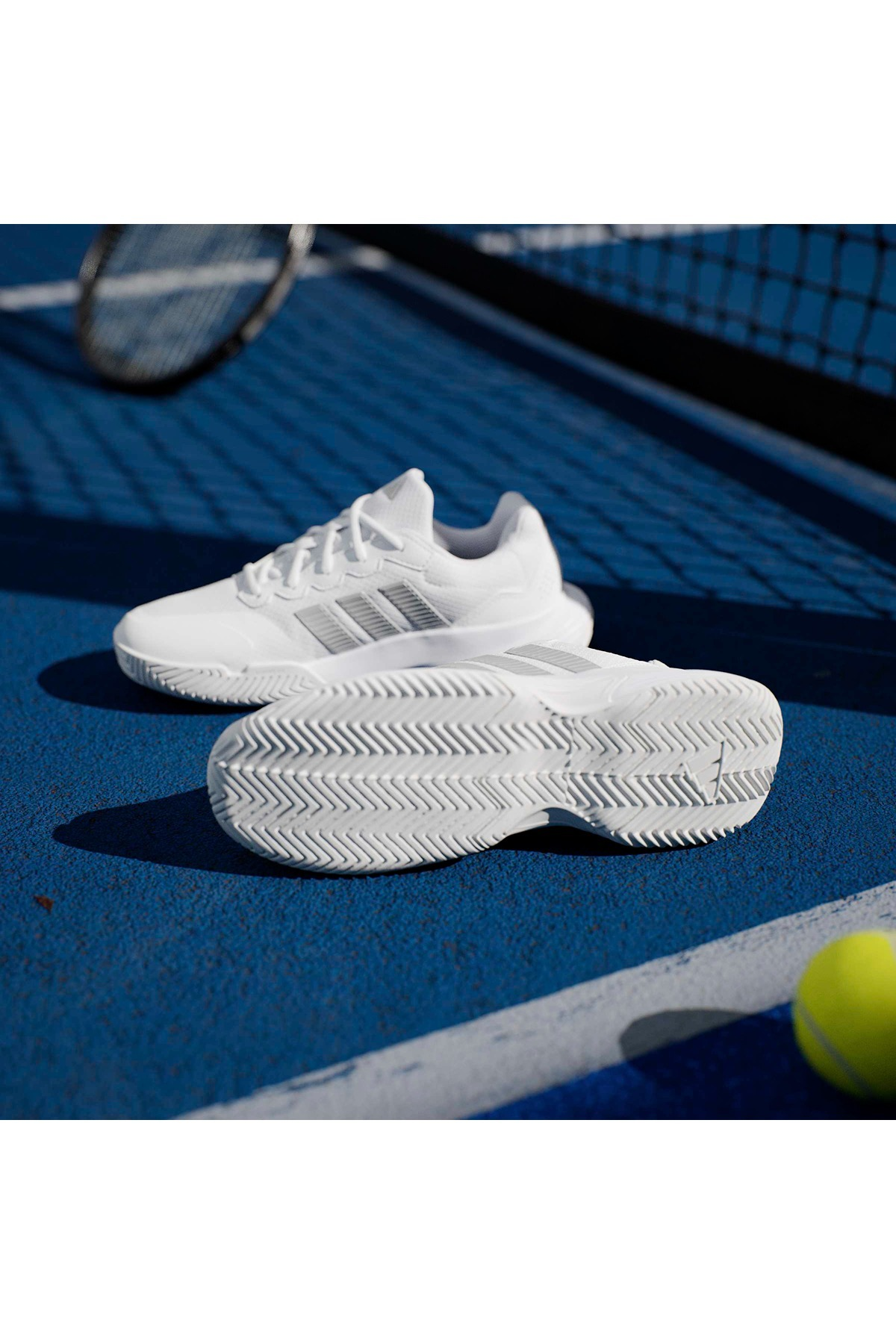 adidas GameCourt 2 W Beyaz Kadın   Yürüyüş Ayakkabısı KI0789