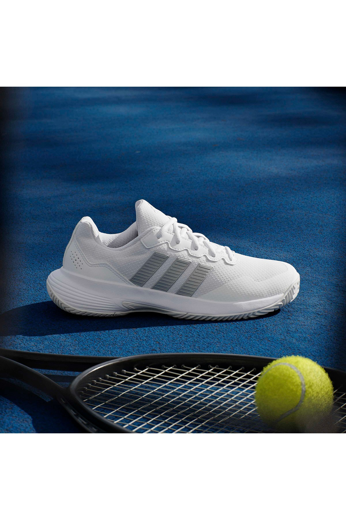adidas GameCourt 2 W Beyaz Kadın   Yürüyüş Ayakkabısı KI0789