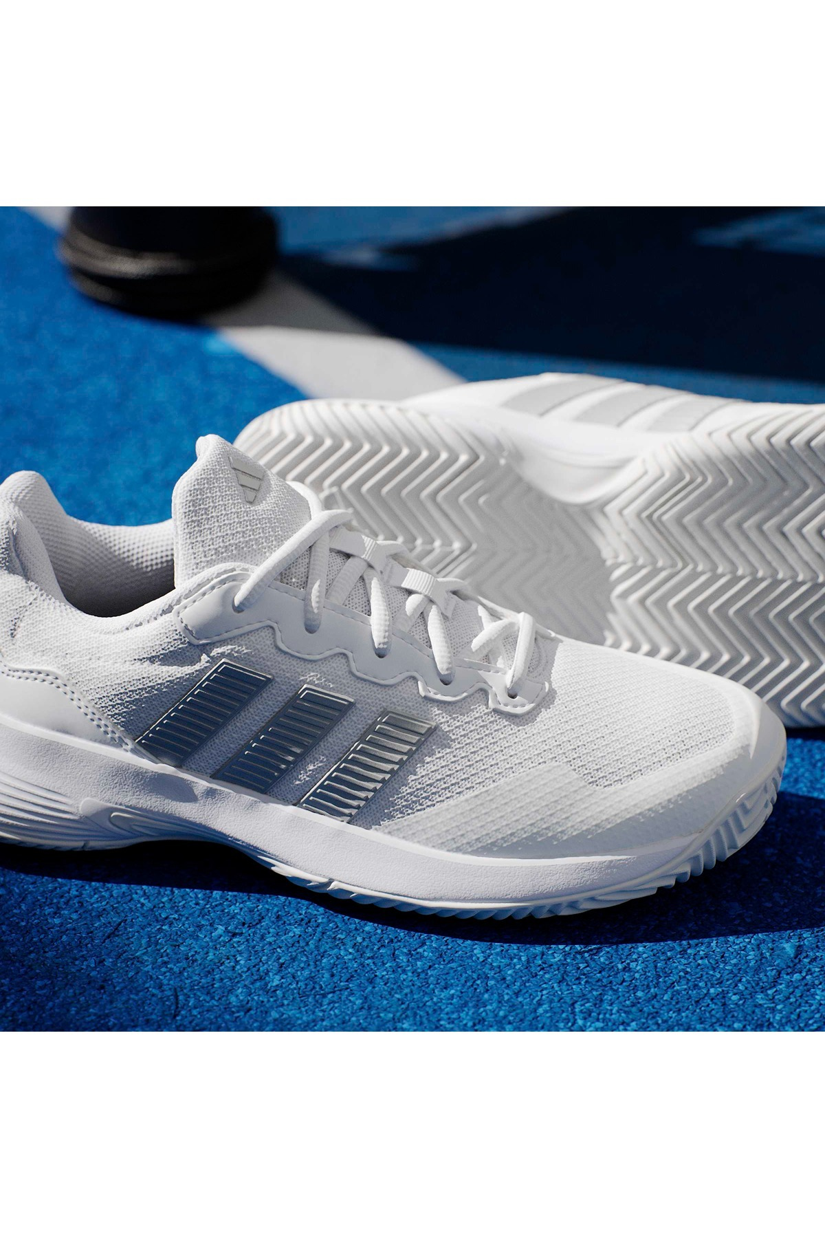 adidas GameCourt 2 W Beyaz Kadın   Yürüyüş Ayakkabısı KI0789