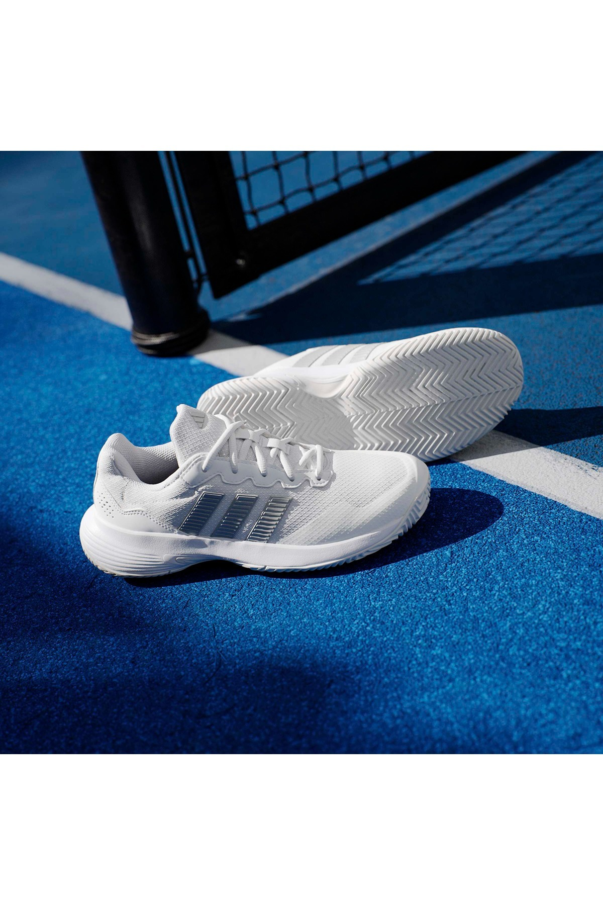 adidas GameCourt 2 W Beyaz Kadın   Yürüyüş Ayakkabısı KI0789