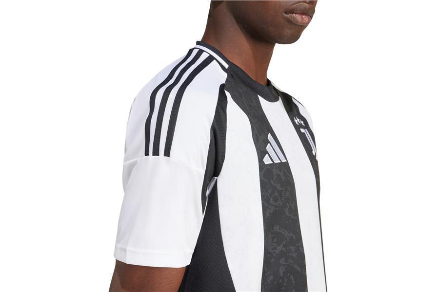 adidas-juve-h-jsy-erkek-forma-is8002-e57-4e.jpg