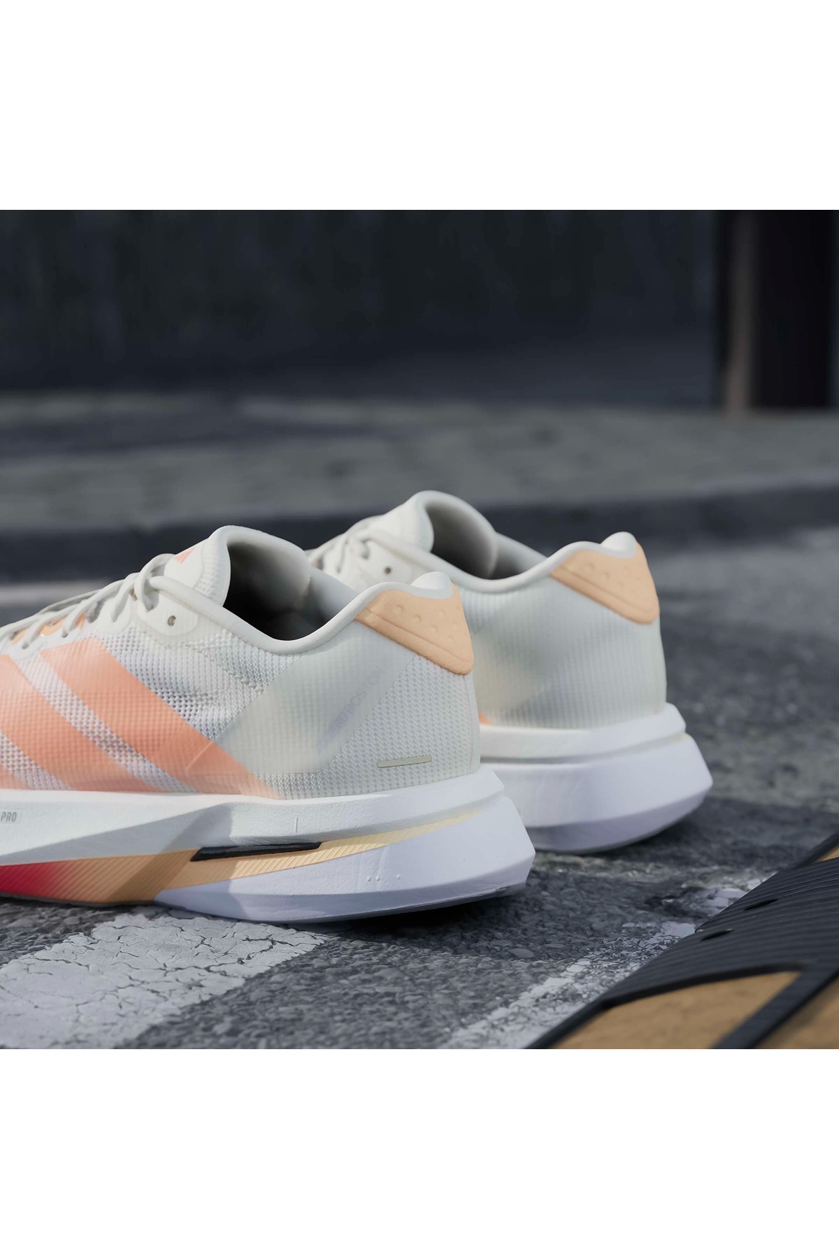 adidas  Kadın Beyaz  Koşu Ayakkabısı ADIZERO BOSTON 13 W JP9249
