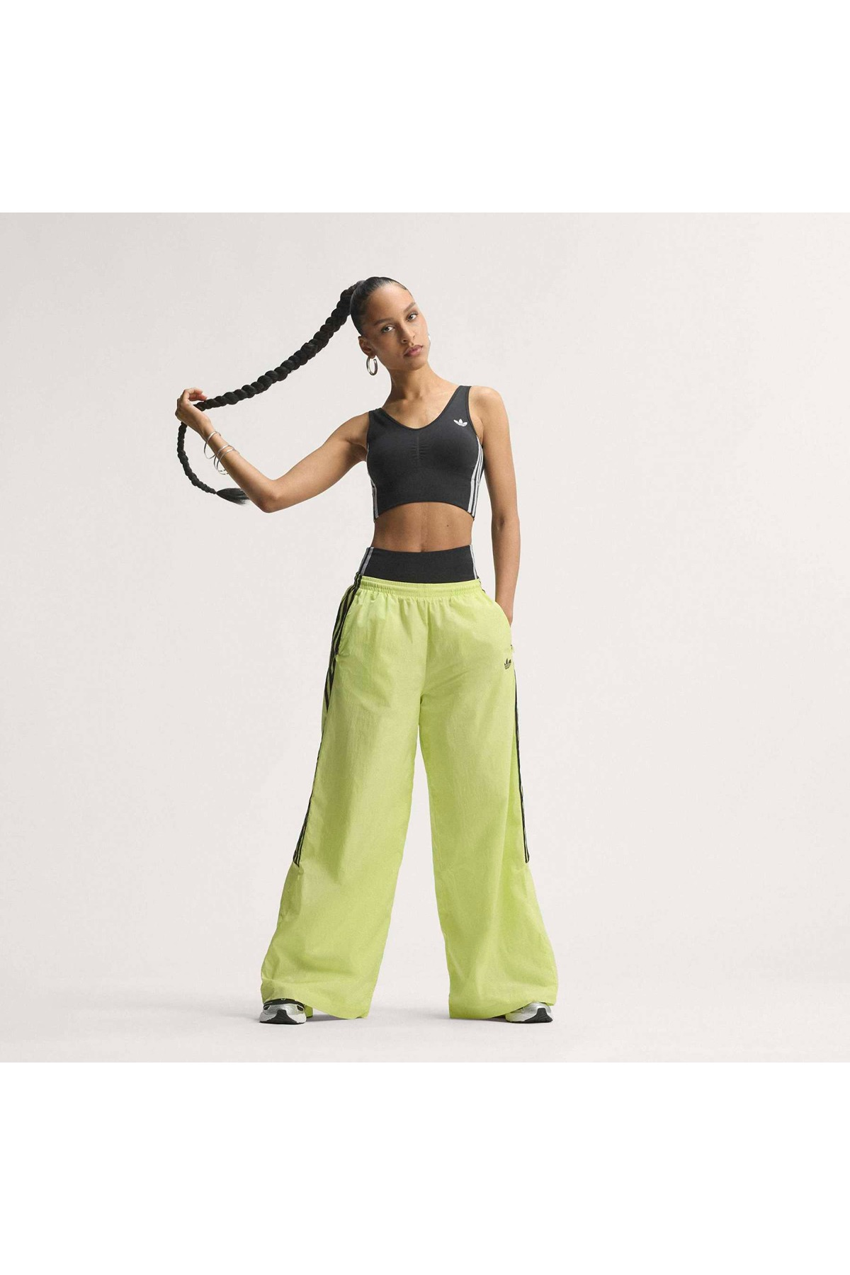 adidas Kadın Büstiyer ESSENTIALS 3 STRIPES SEAMLESS BRALETTE KZ4109