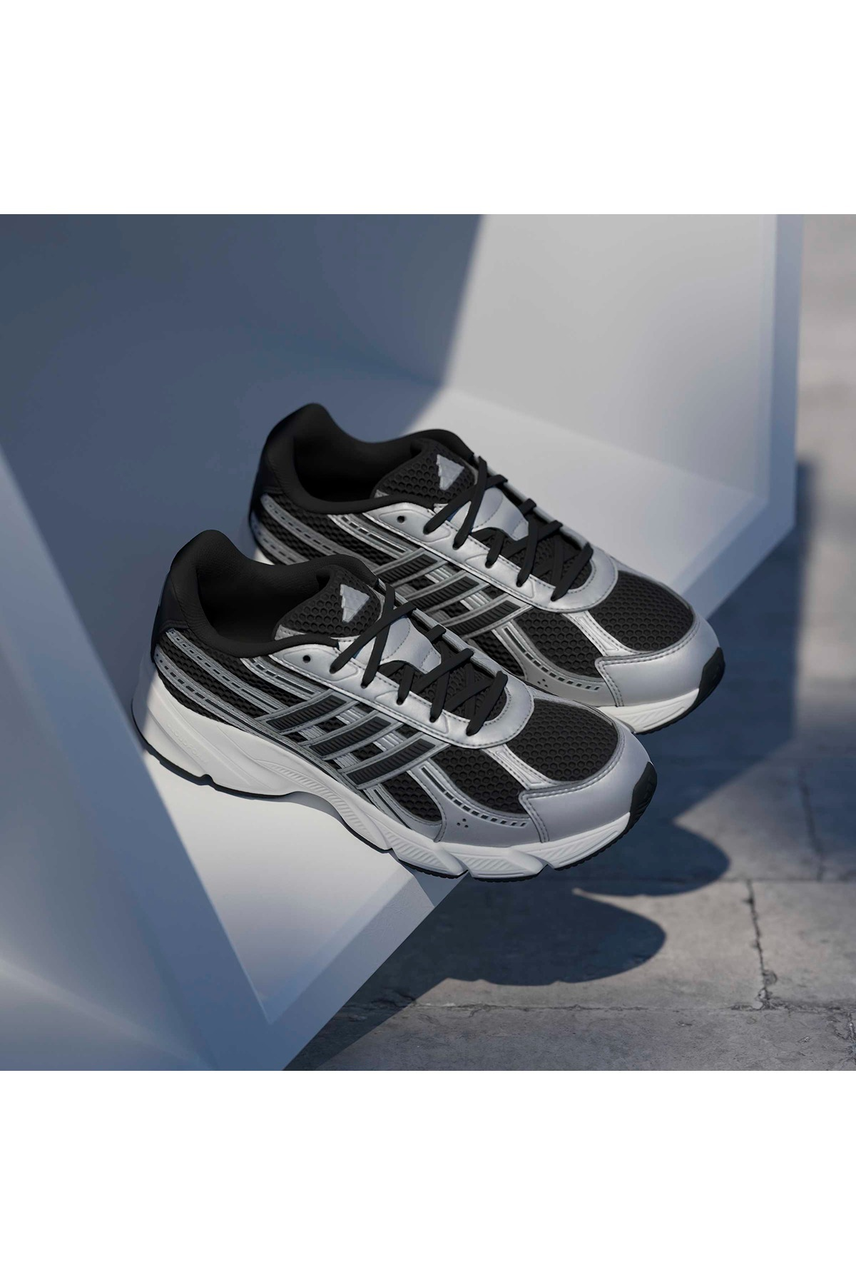 adidas Kadın Koşu Ayakkabısı TECHNOCHAOS 2000 JR7228