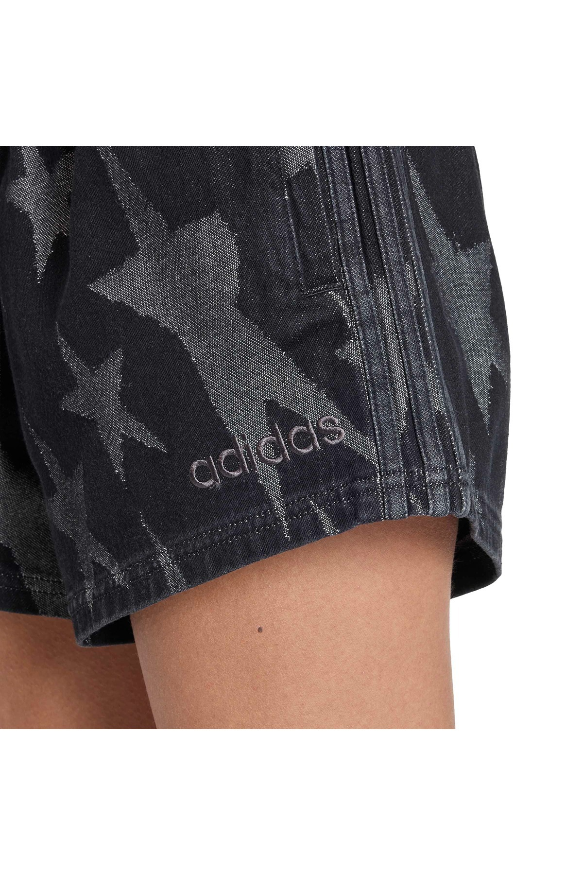 adidas Kadın  Siyah  Şort COLLEGIATE SHO KE2360