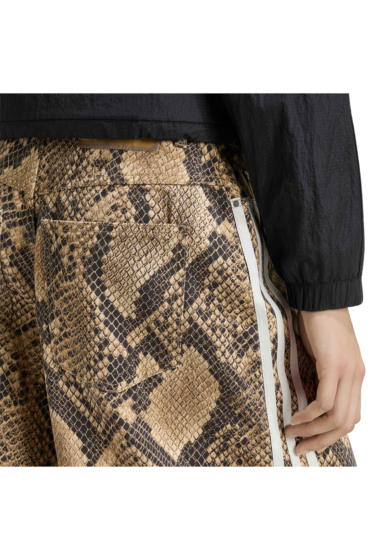 adidas Kadın Şort SNAKE PRINT DENIM BERMUDA SHORTS KX1899