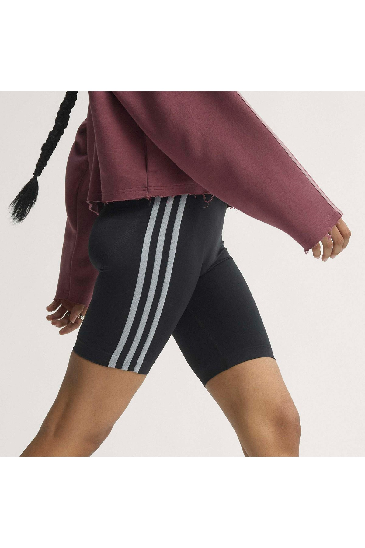 adidas Kadın Tayt ESSENTIALS 3 STRIPES SEAMLESS SHORTS 5 INCH KZ4126