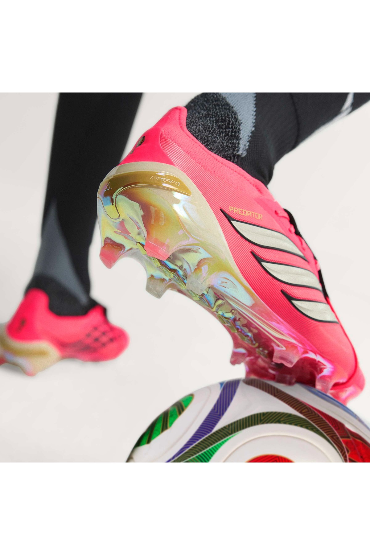 adidas  Krampon PREDATOR ELITE FT FG JP6237