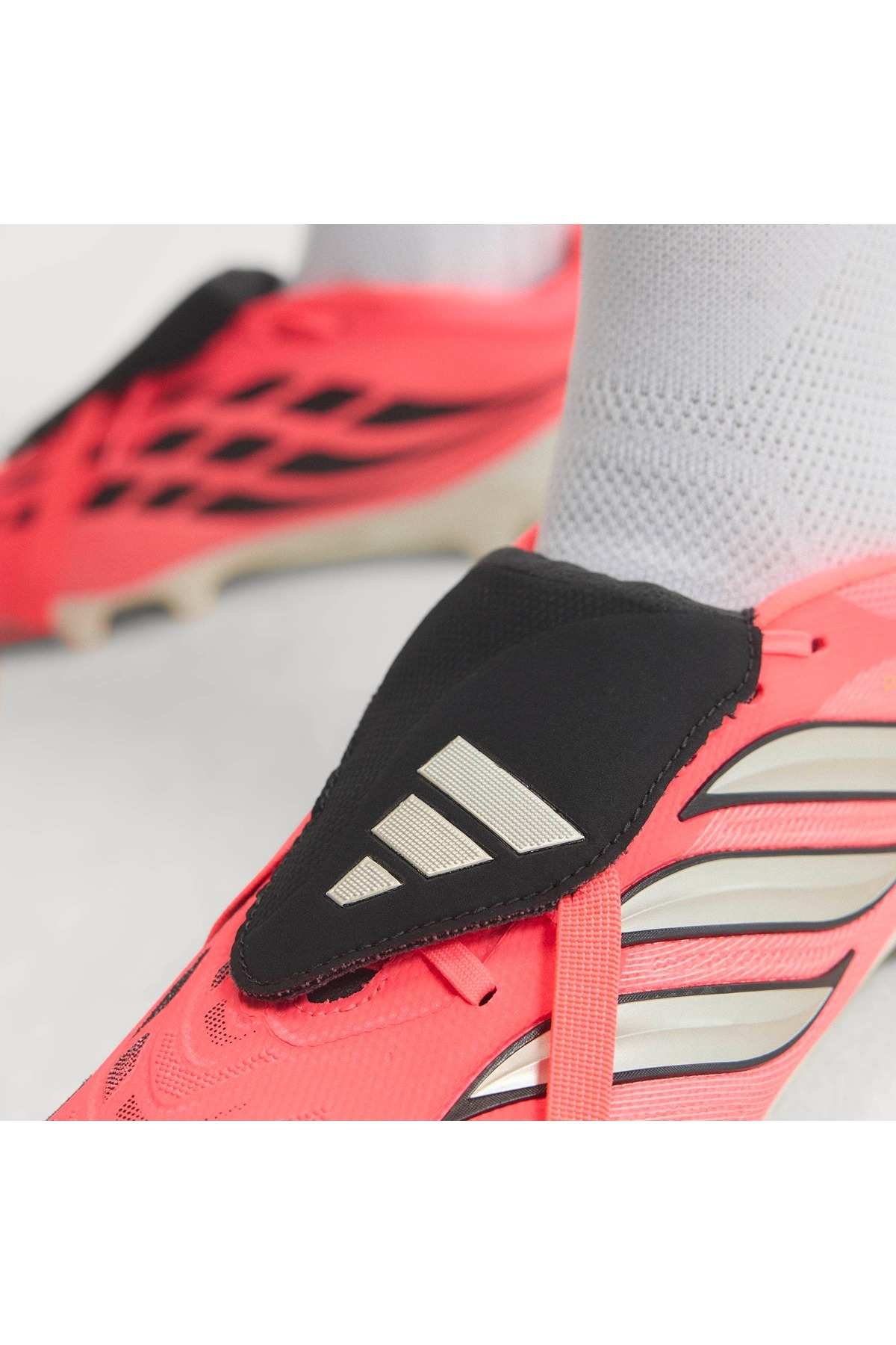 adidas  Krampon PREDATOR LEAGUE FT FG JP6271