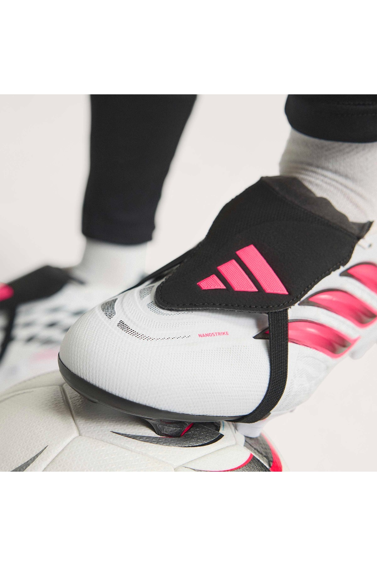 adidas  Krampon PREDATOR LEAGUE FT FG JP6278