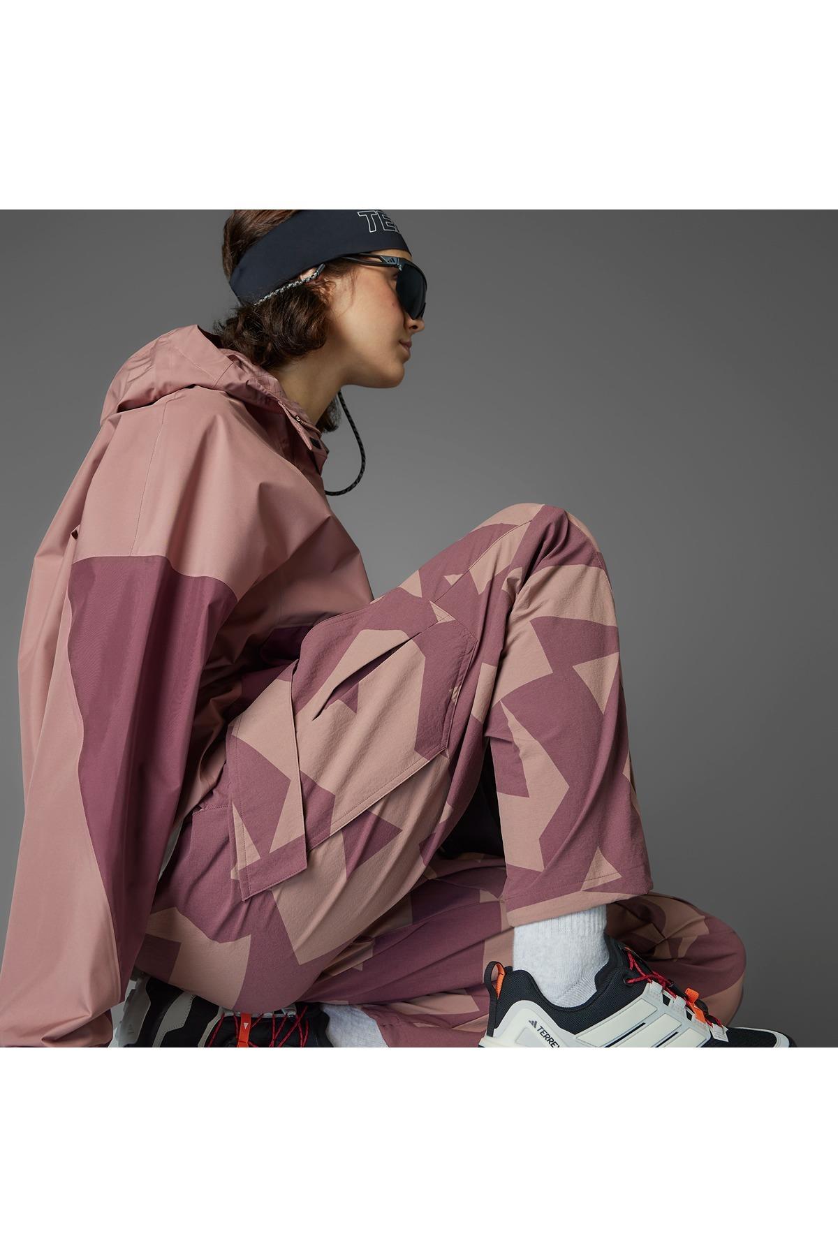 adidas Pembe  Kadın  Eşofman Altı W CARGO AOP P JE9430 Pembe  Kadın  Eşofman Altı W CARGO AOP P JE9430
