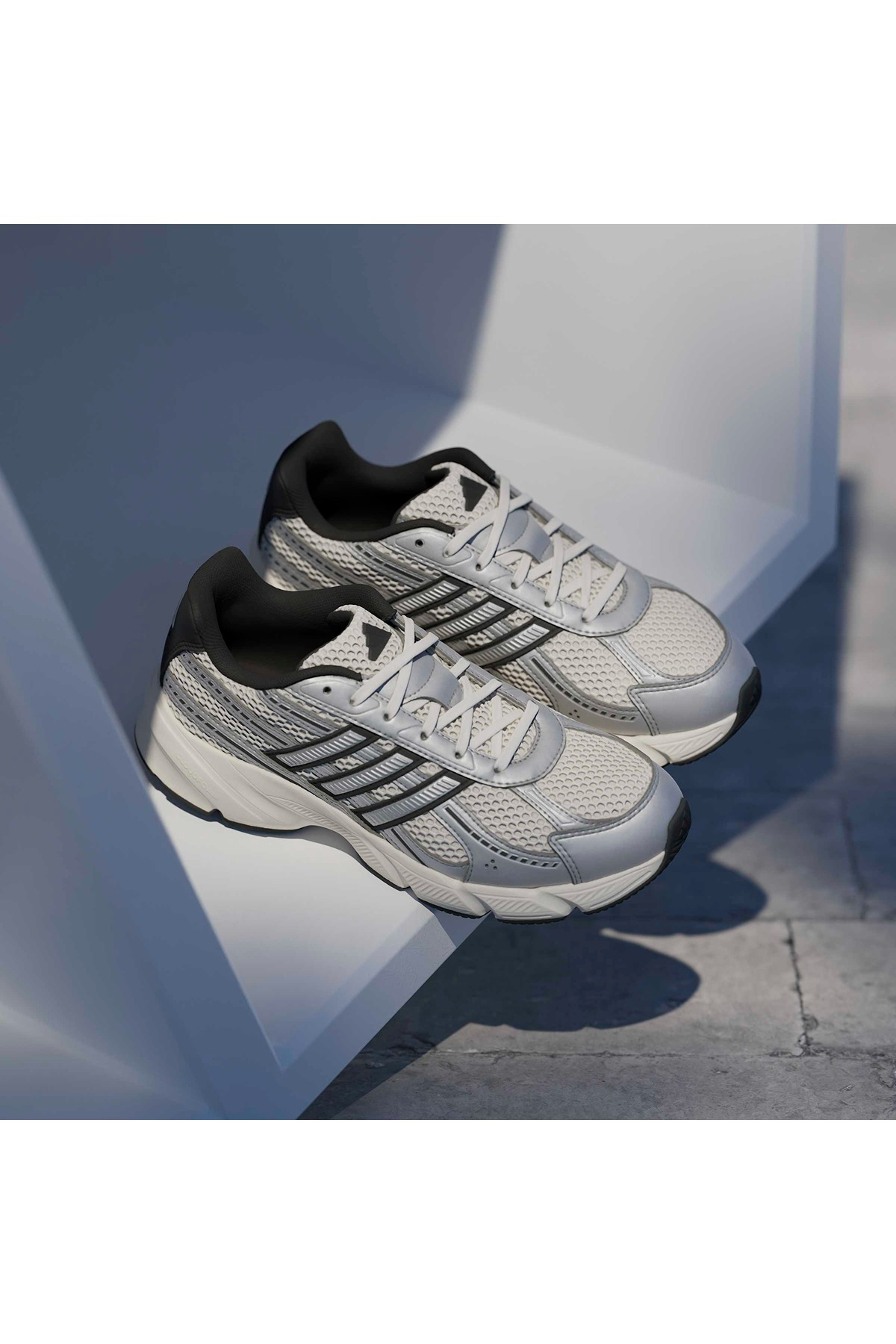 adidas TECHNOCHAOS 2000 Beyaz Kadın   Sneaker HQ7289