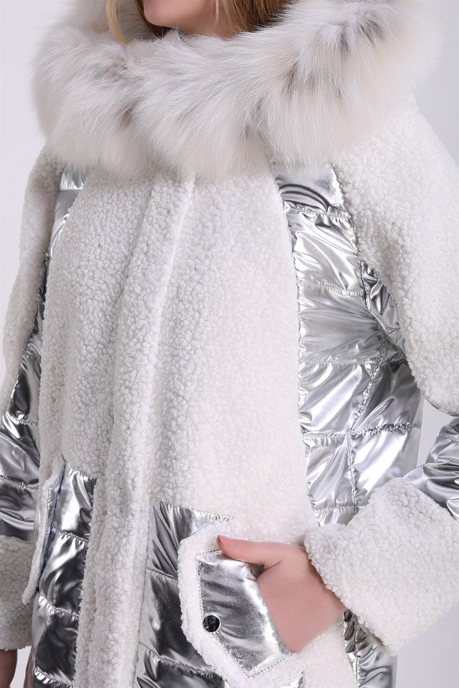 Beyaz Glam Tilki Aksesuarlı Puffer Kaban