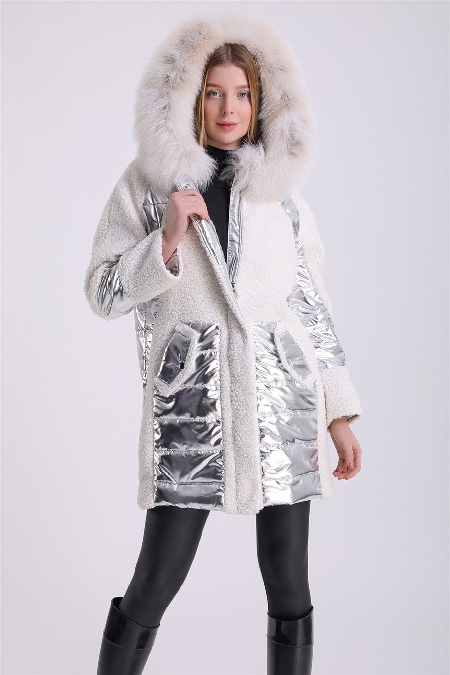 Beyaz Glam Tilki Aksesuarlı Puffer Kaban