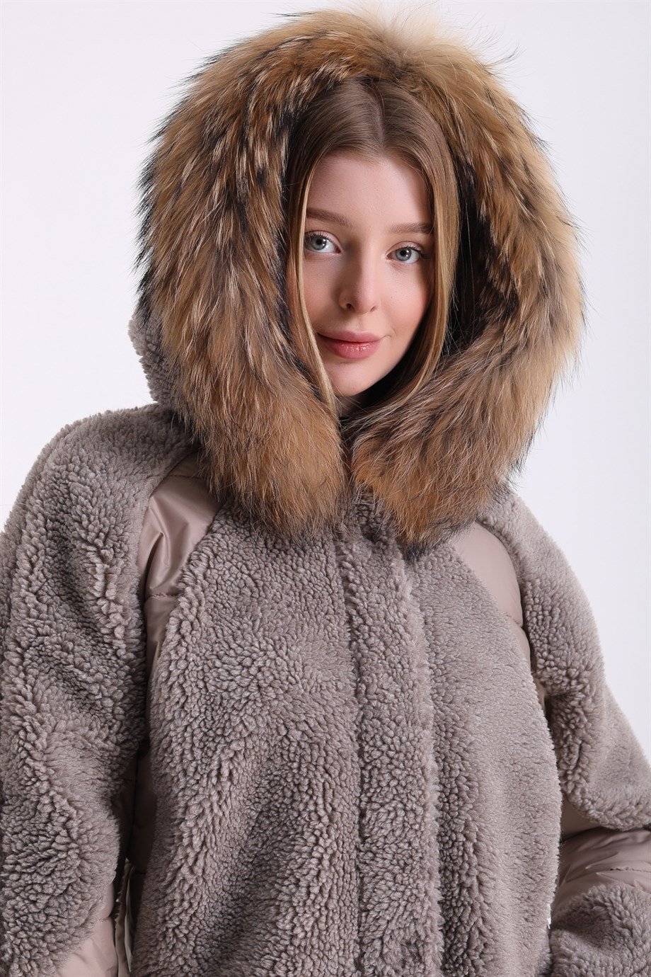 Krem Tilki Aksesuarlı Puffer Kaban