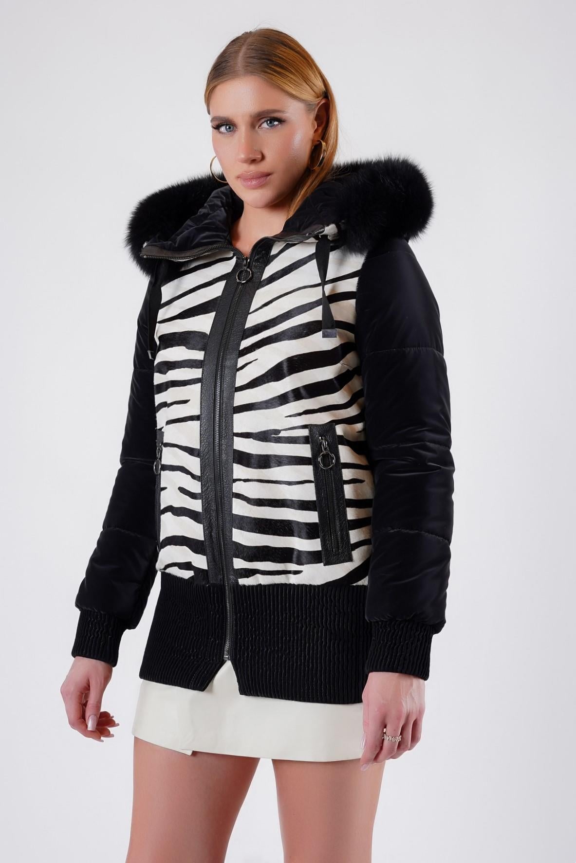 Siyah Fox Kürk Aksesuarlı Hakiki Zebra Deri Desenli Puffer MontMont