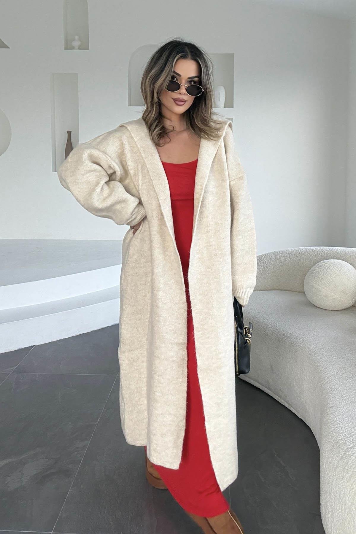 Eswomes Kapüşonlu Oversize Kemerli Uzun Hırka Beyaz