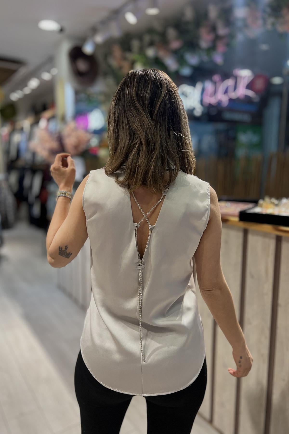 Eswomes Sırt Taşlı Şerit Detaylı Bluz Gri