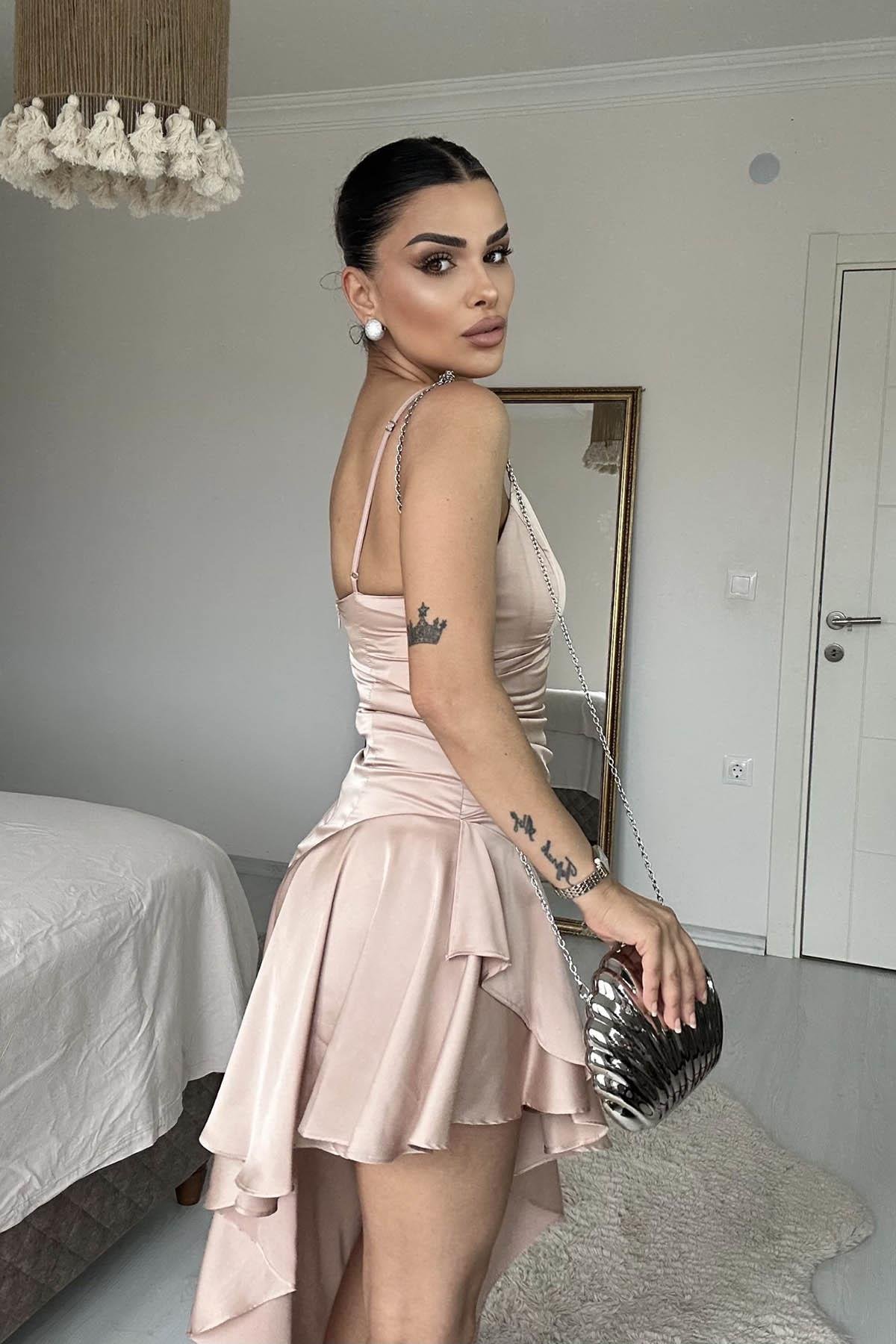 Eswomes Yandan Büzgülü Asimetrik Kesim Saten Elbise Bej