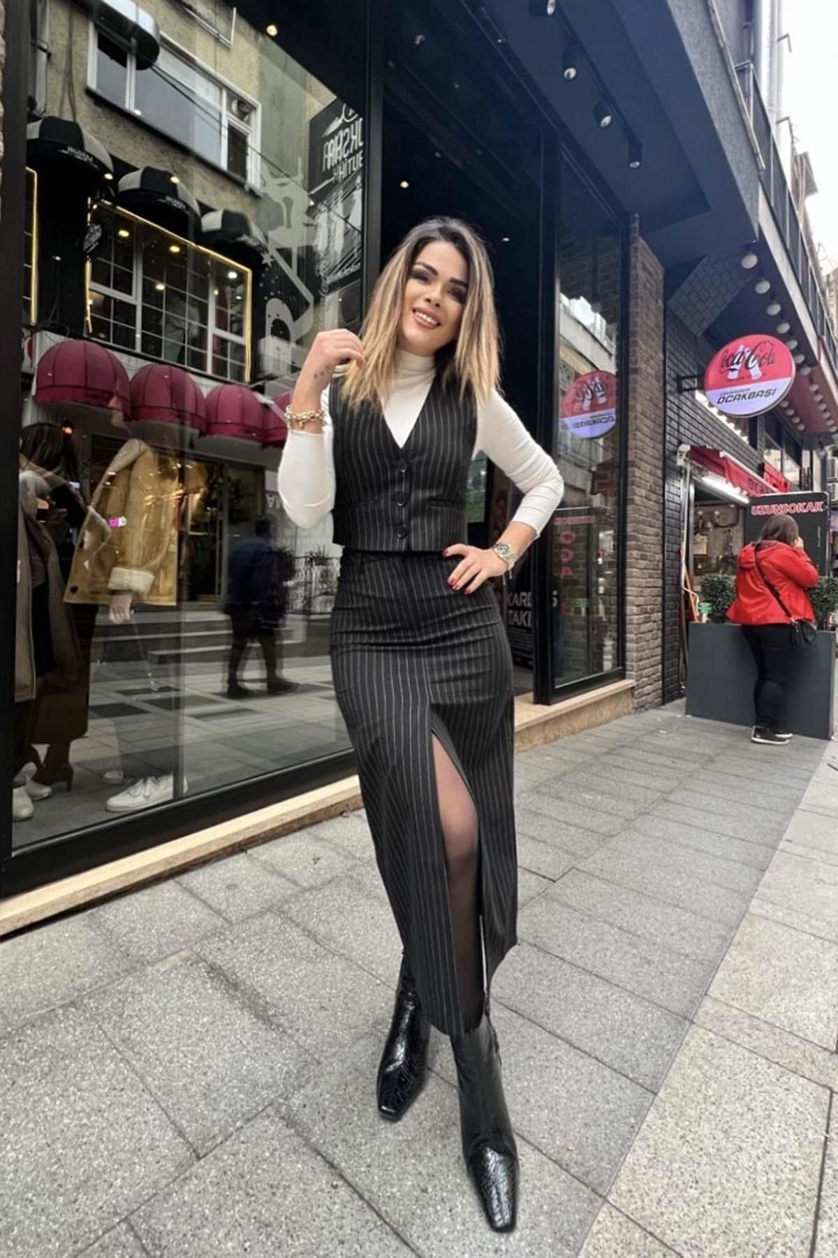Eswomes Yırtmaç Detaylı Çizgili Etek Siyah