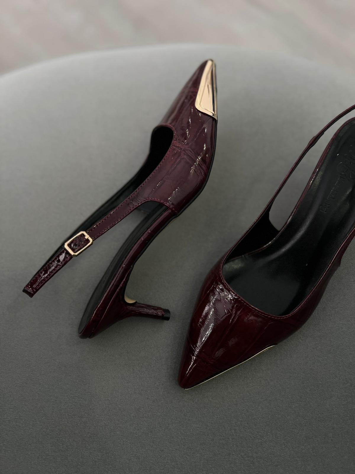 Bordo renk 5 CM topuklu şık kadın ayakkabı. 36-43 numara.