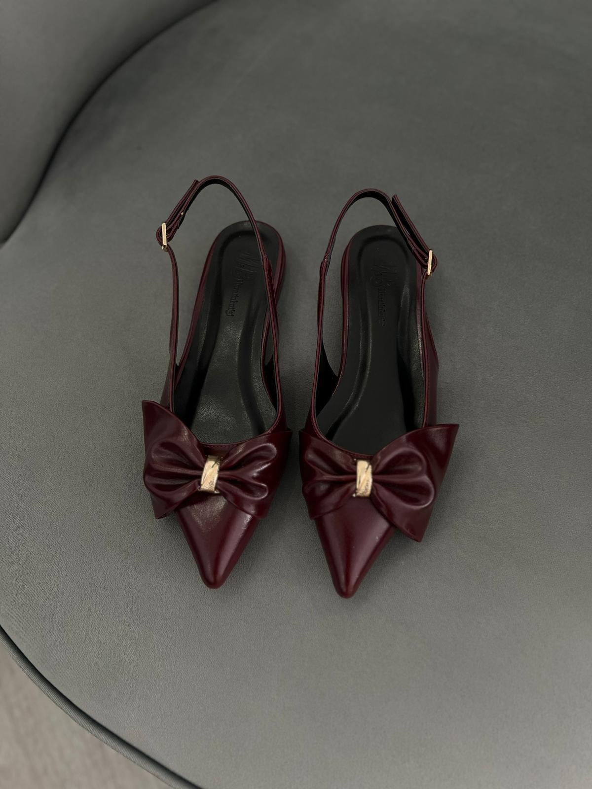 Bordo Renk. Fiyonk detaylı şık babet.36-43 numara arası mevcut