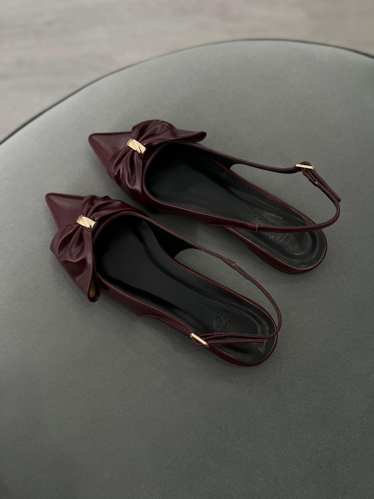 Bordo Renk. Fiyonk detaylı şık babet.36-43 numara arası mevcut