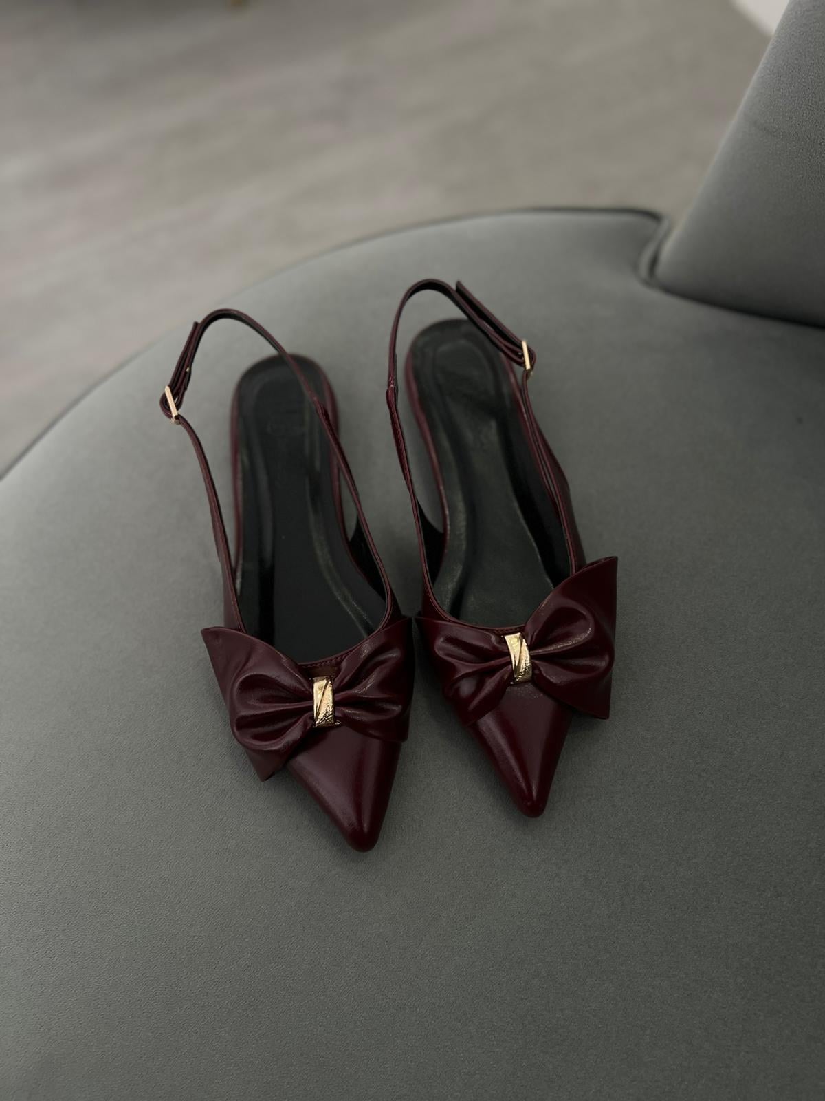 Bordo Renk. Fiyonk detaylı şık babet.36-43 numara arası mevcut