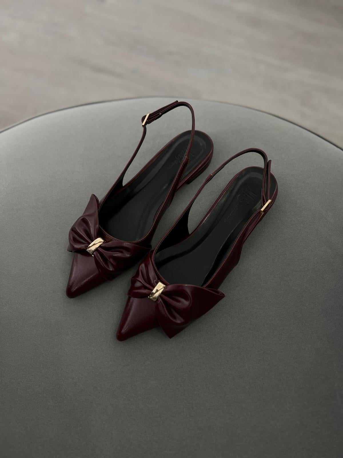 Bordo Renk. Fiyonk detaylı şık babet.36-43 numara arası mevcut
