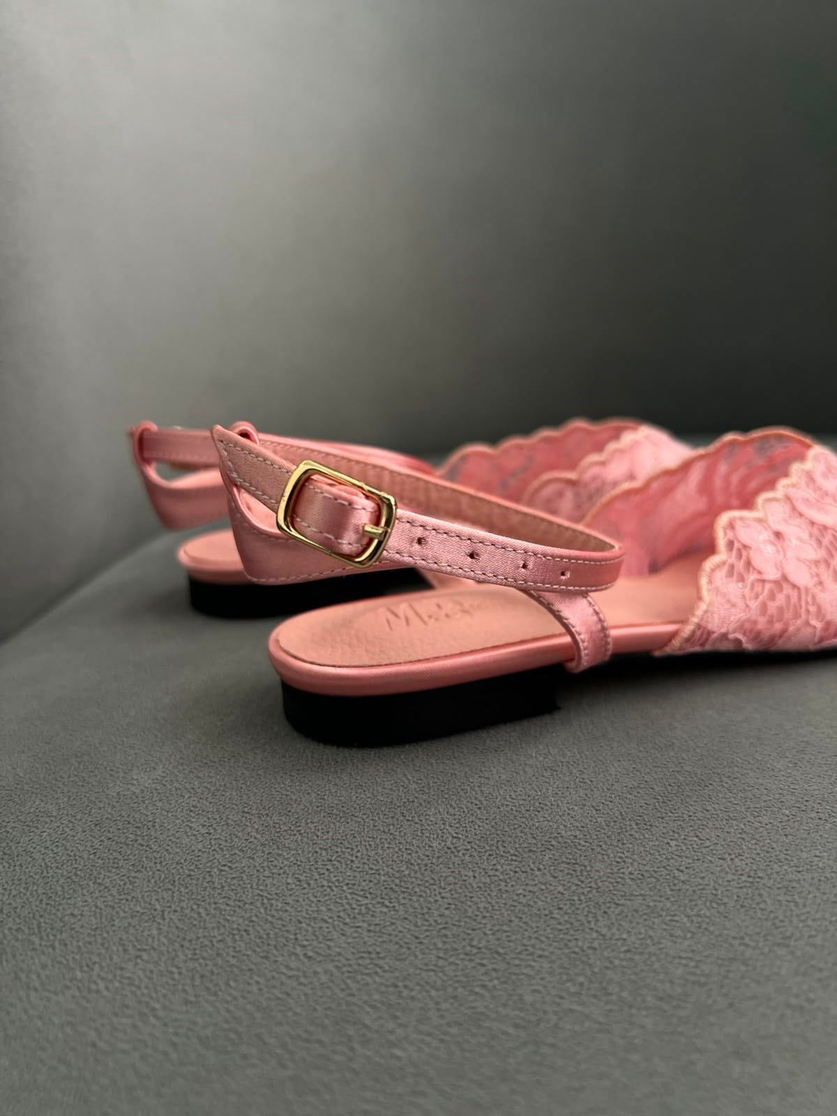 Kadın Şık Metal Burun Detaylı Dantel Babet – Pembe