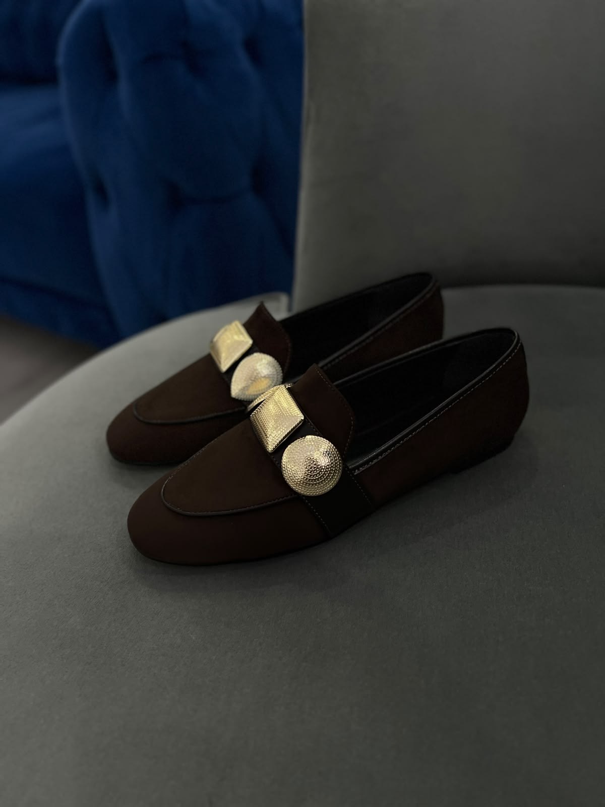 Loafer acı kahve süet görünümlü ayakkabı.Gold detaylı metal .36 ve 43 arası