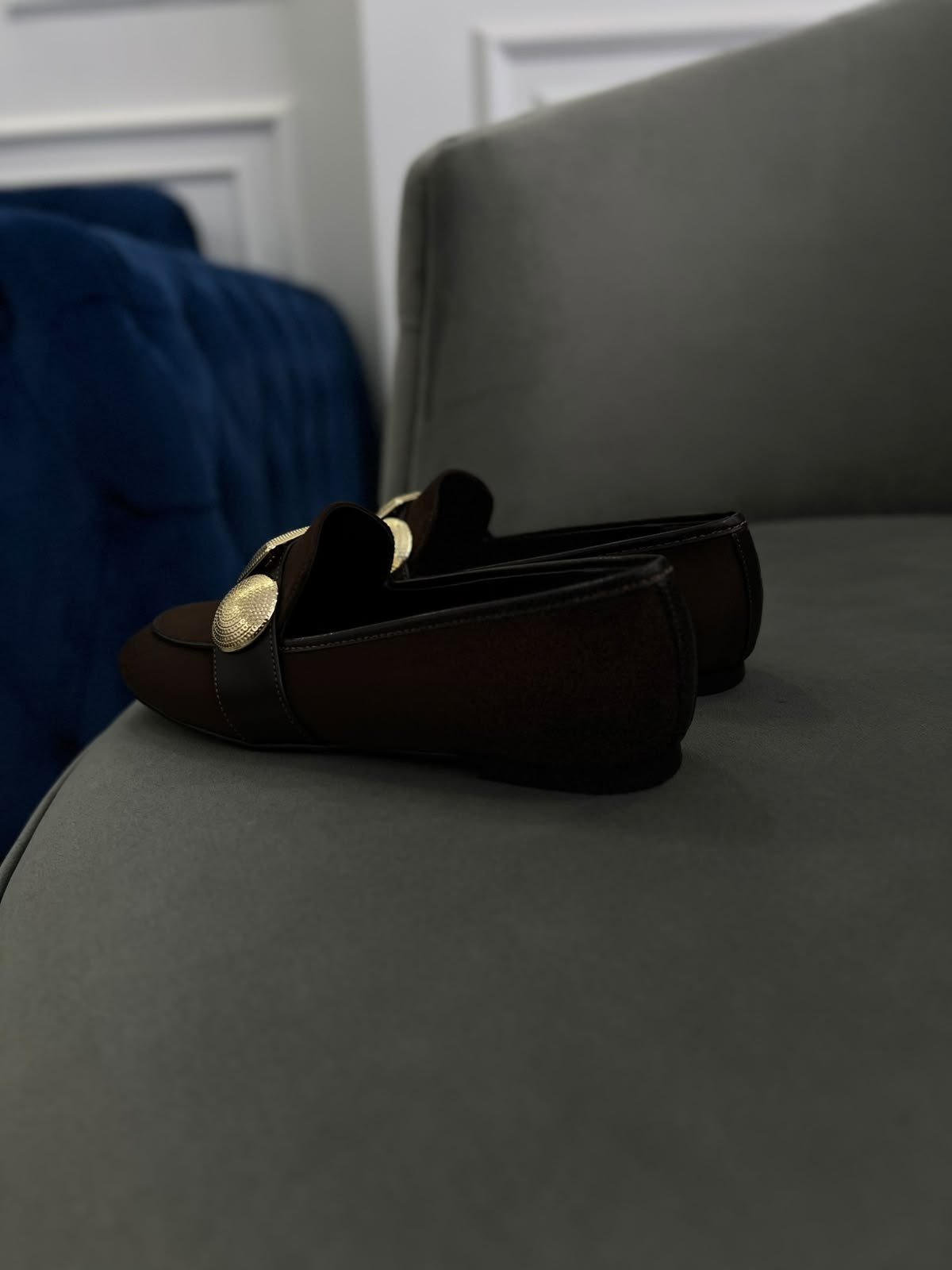 Loafer acı kahve süet görünümlü ayakkabı.Gold detaylı metal .36 ve 43 arası