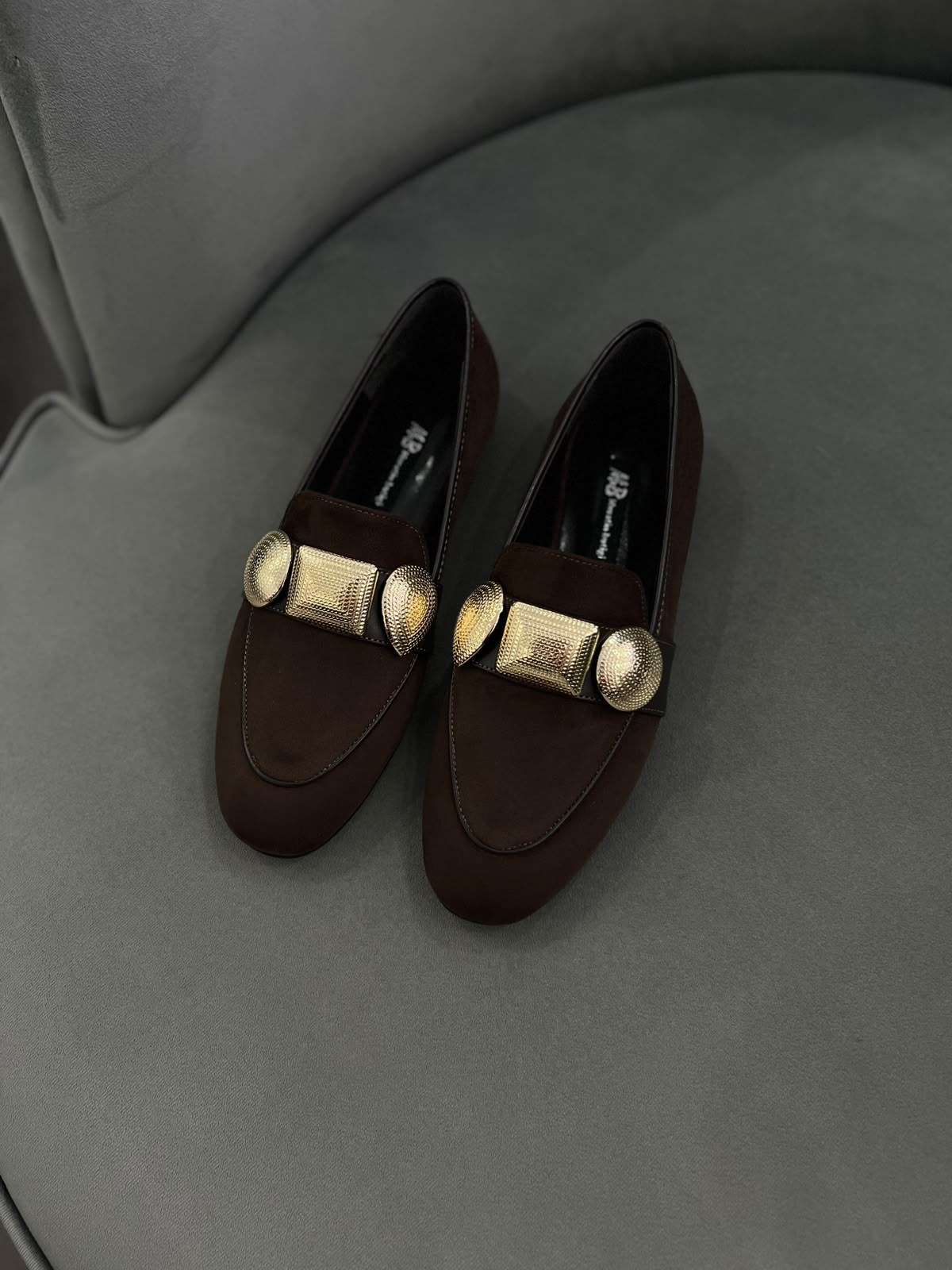 Loafer acı kahve süet görünümlü ayakkabı.Gold detaylı metal .36 ve 43 arası