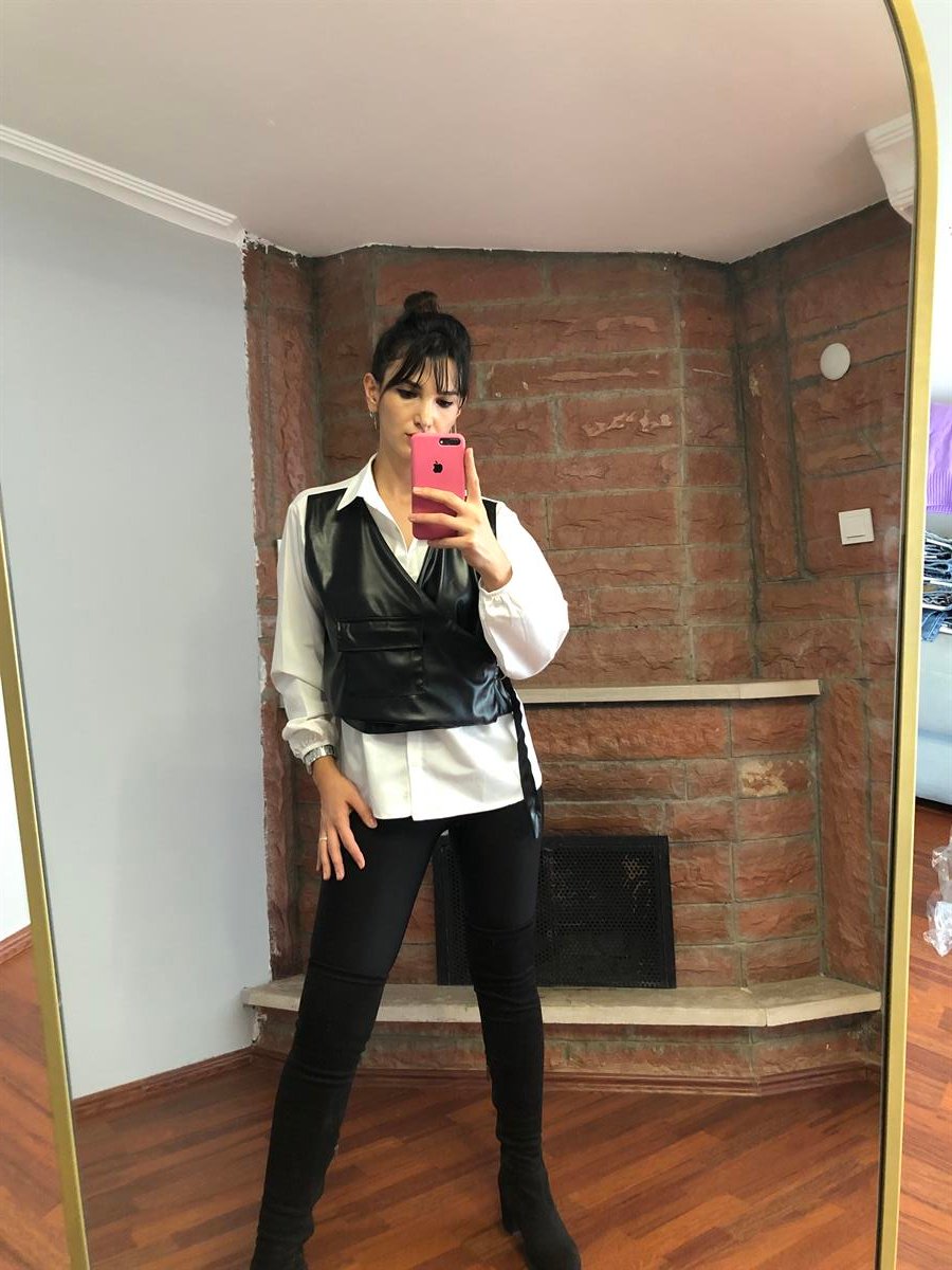 Deri Detaylı Gömlek