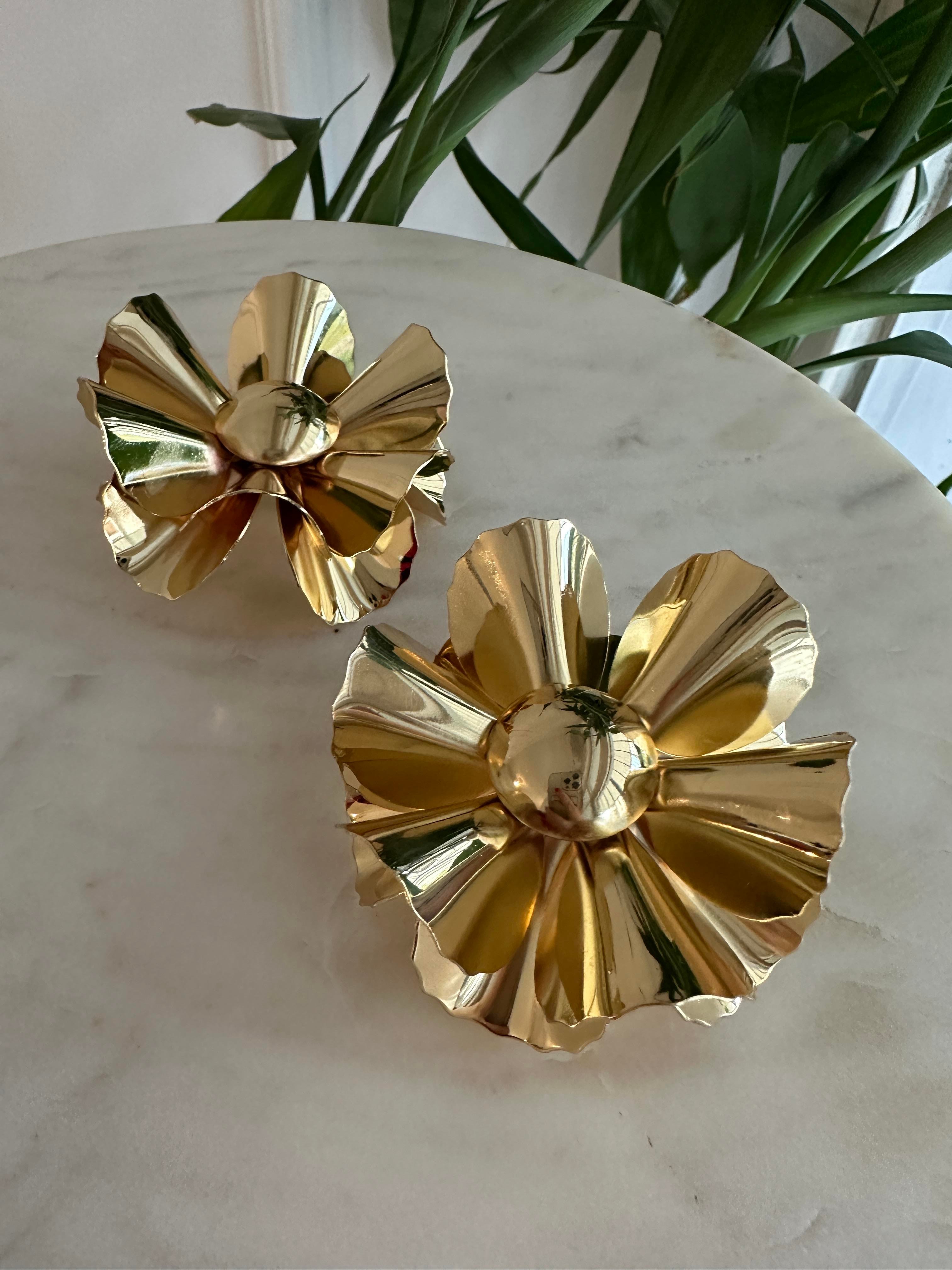 BÜYÜK YUVARLAK GOLD ÇİÇEK KÜE