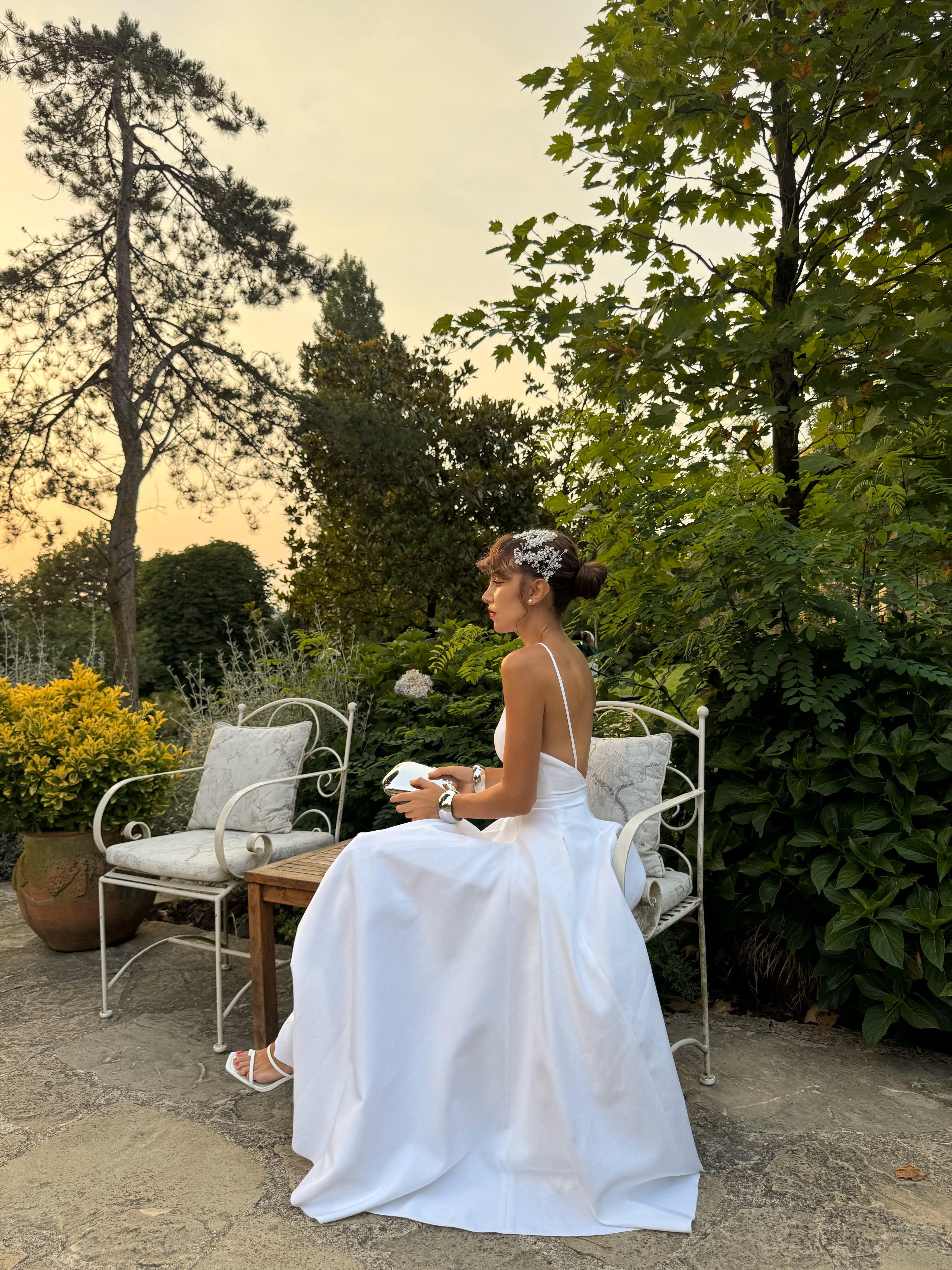 Marguerite Elbise Beyaz