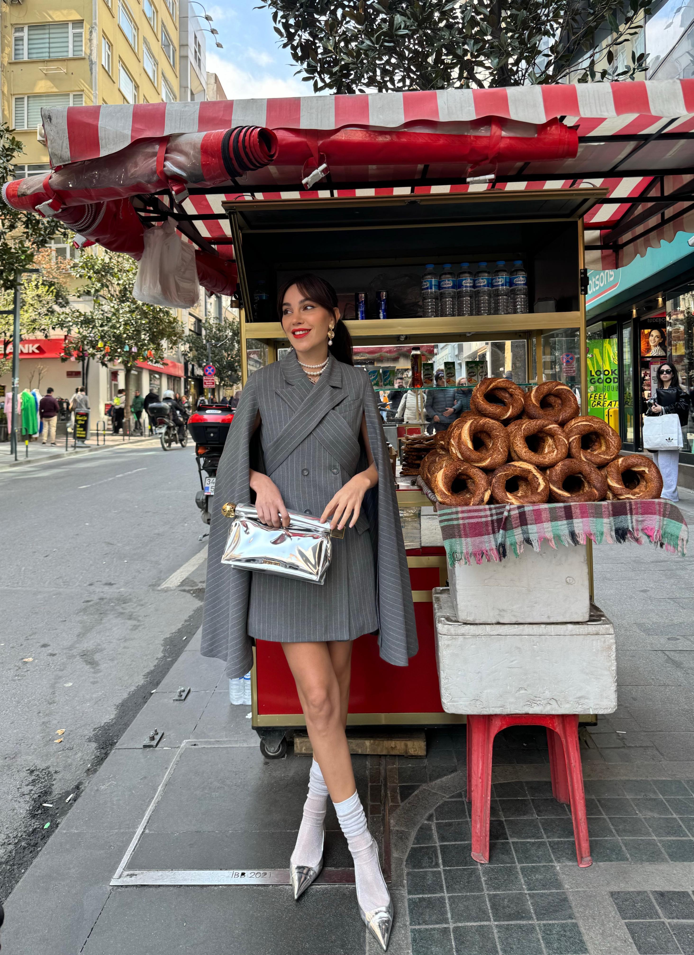 Pelerin Detaylı Ceket Elbise Çizgili Gri