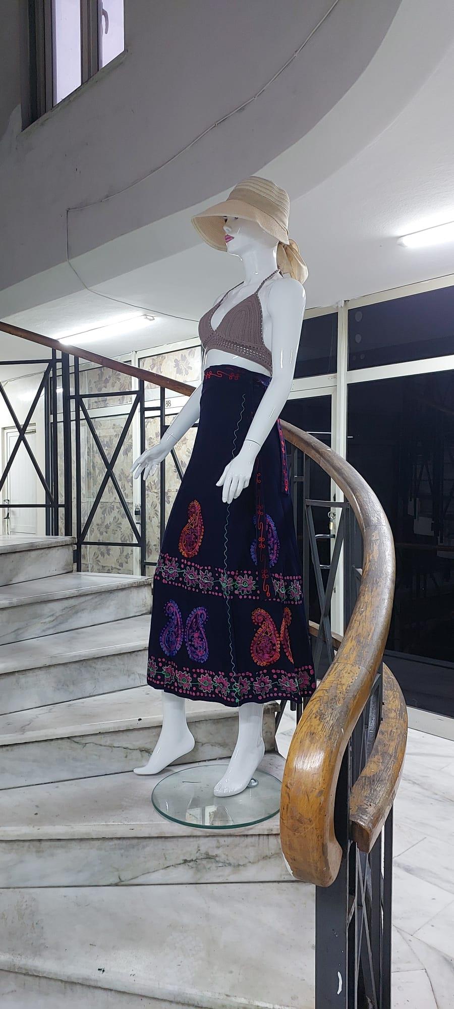 Hint Batik Çiçek Desenli ve İşlemeli Uzun Hint Anvelop Etek