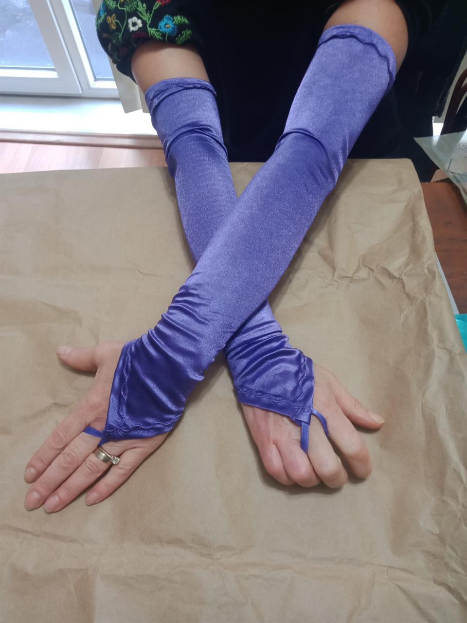 Saten Likralı Dans & Opera Eldiveni - (58 CM)