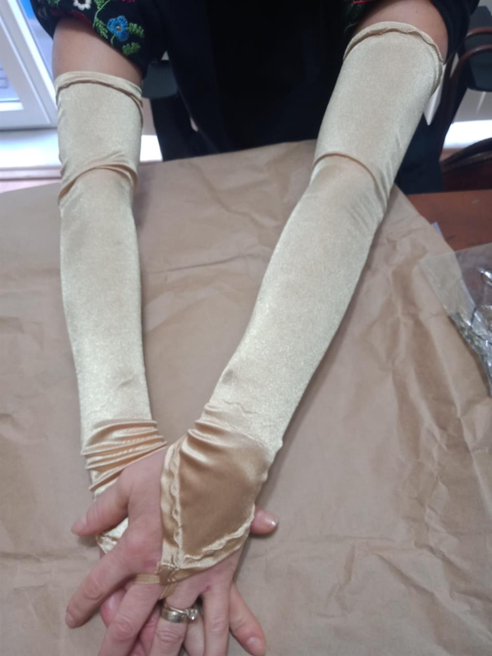 Saten Likralı Dans & Opera Eldiveni - (58 CM)