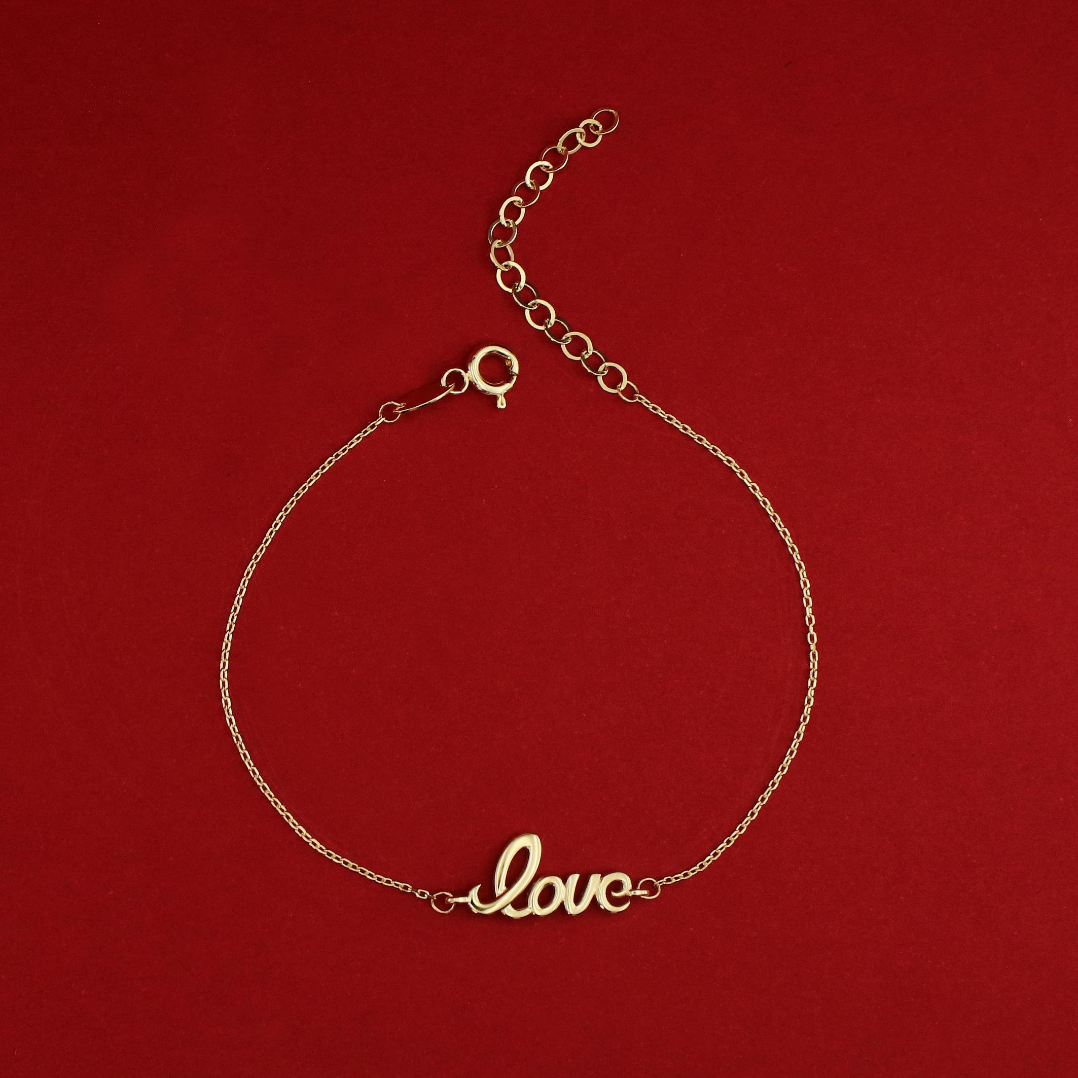 14 Ayar Altın Love Bileklik