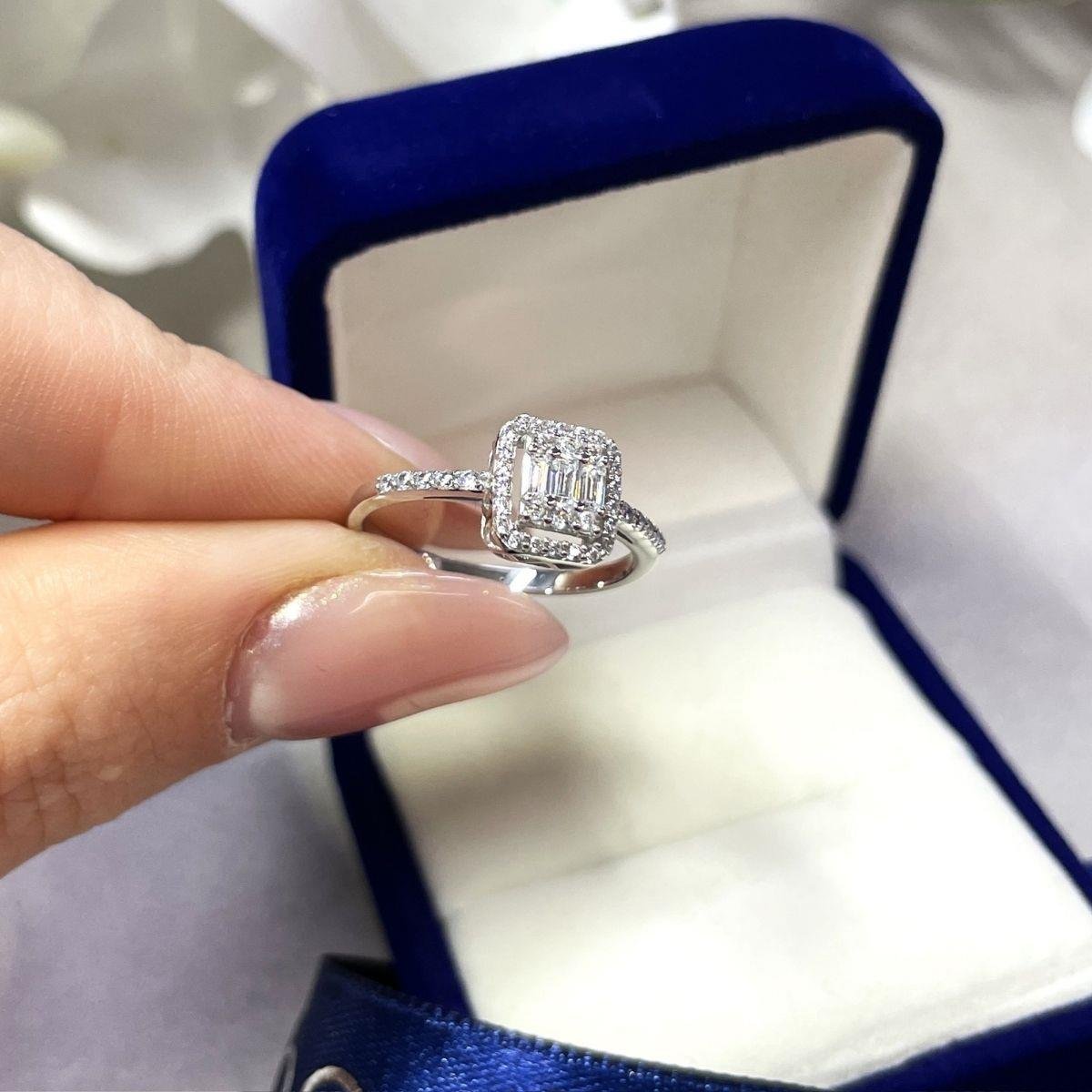 Baget Taşlı Altın Yüzük YZA 121 02 05 00