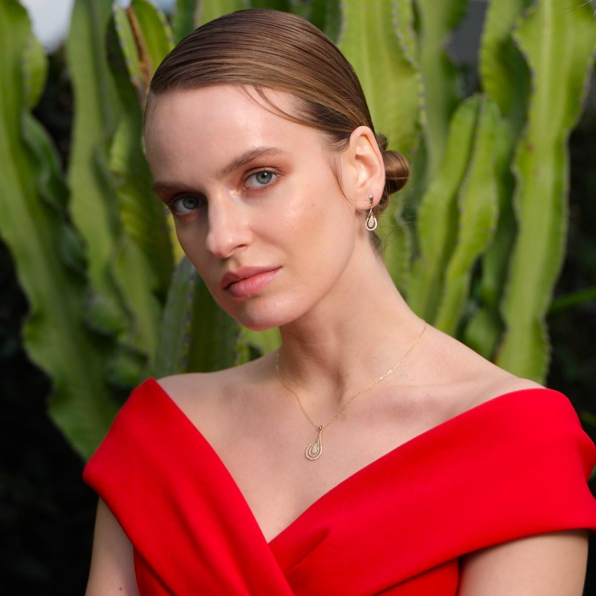 Damla Figürlü Altın Küpe KPTA 105 01 05 00