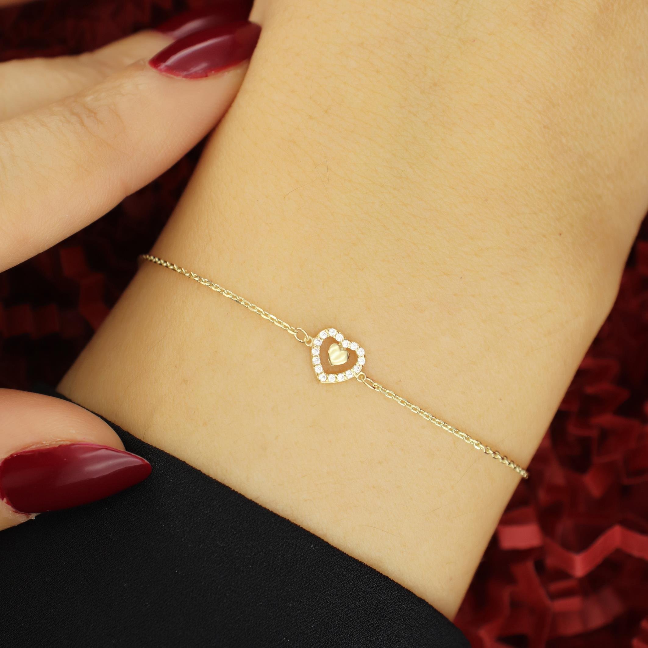 Kenar Taşlı Kalpli Altın Bileklik BLMA 115 01 05 00