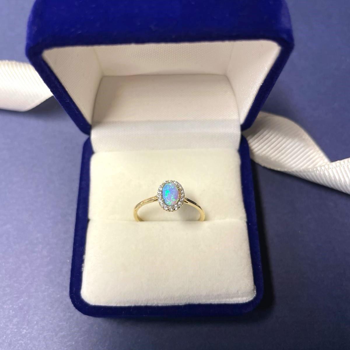 Opal Taşlı Altın Yüzük