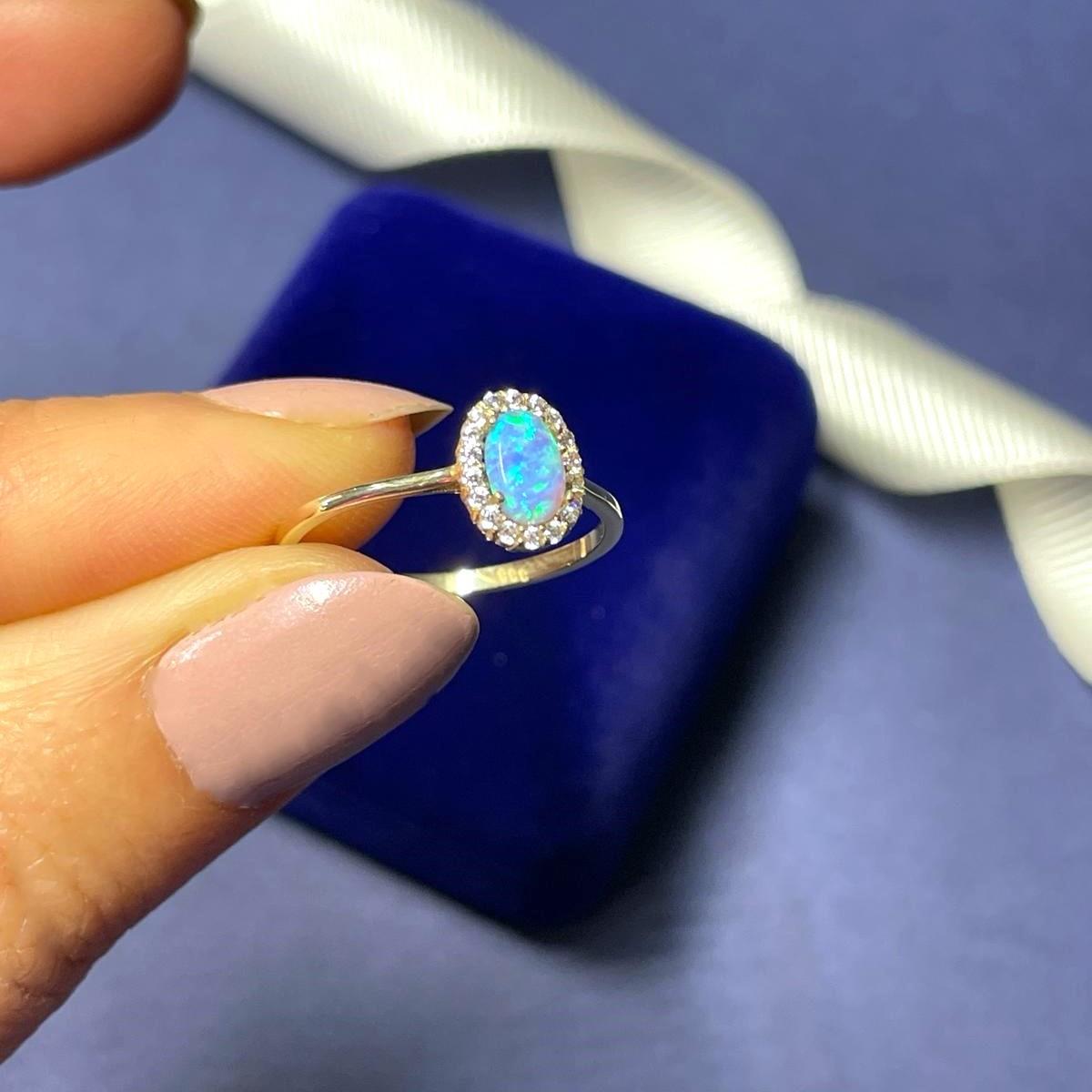 Opal Taşlı Altın Yüzük
