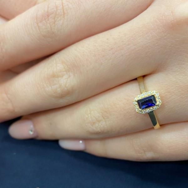 Safir Renkli Kenar Taşlı Altın Yüzük YZA 110 01 15 00