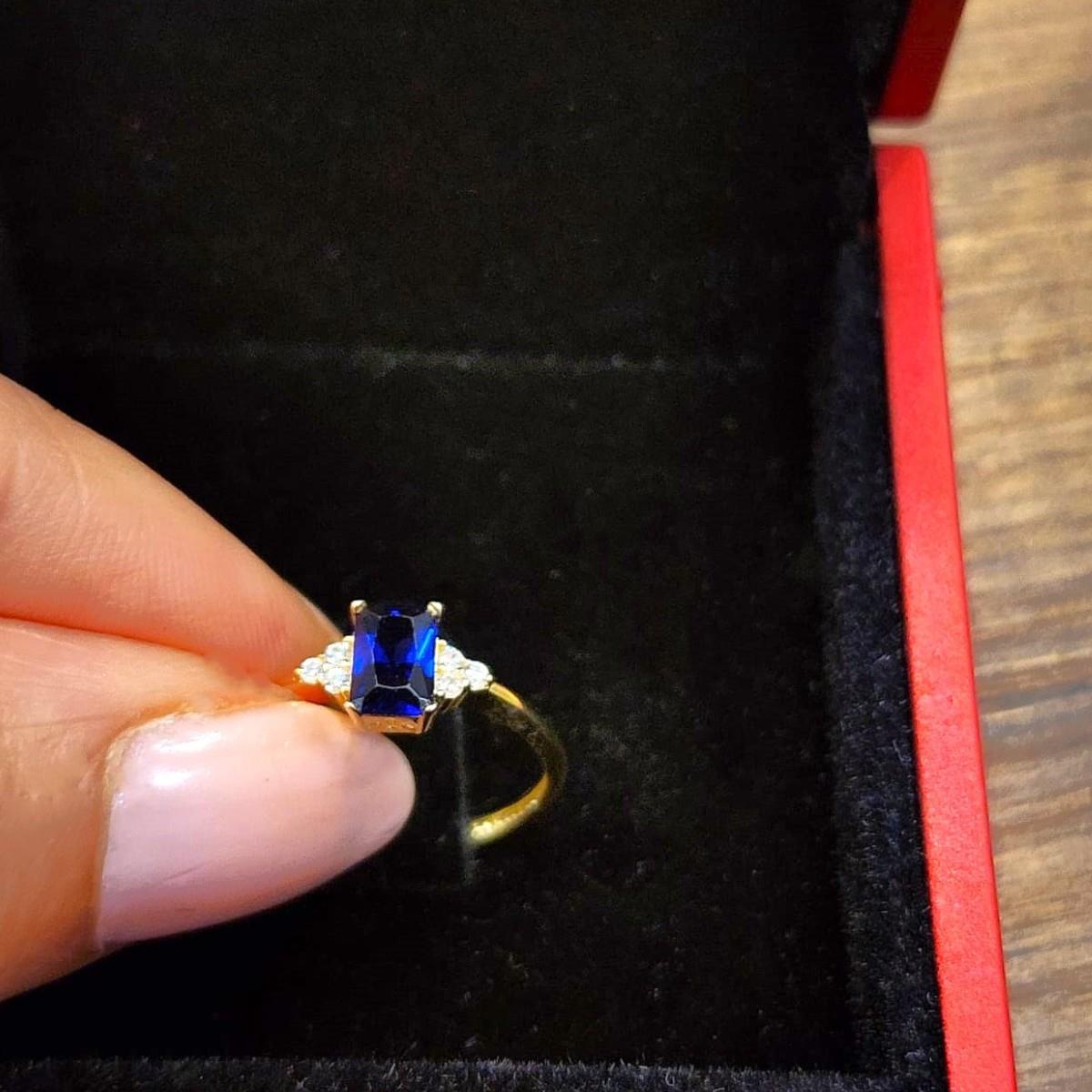 Safir Renkli Kenar Taşlı Altın Yüzük YZA 101 01 15 00